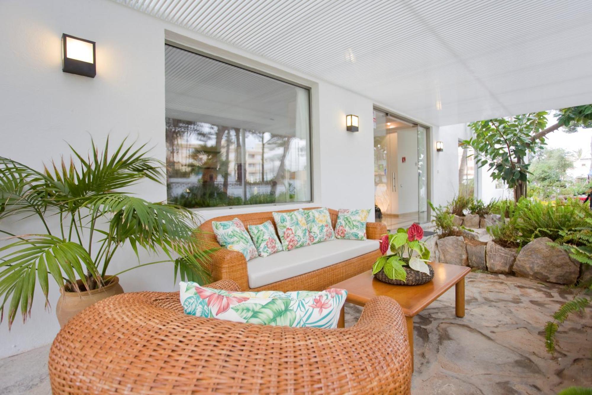 Petit Garden Hotel By Flacalco Cala Ratjada  Buitenkant foto